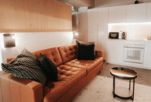 Razvajanje z nočitvijo